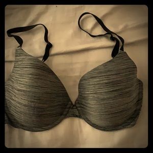 Victoria’s Secret PINK t-shirt bra